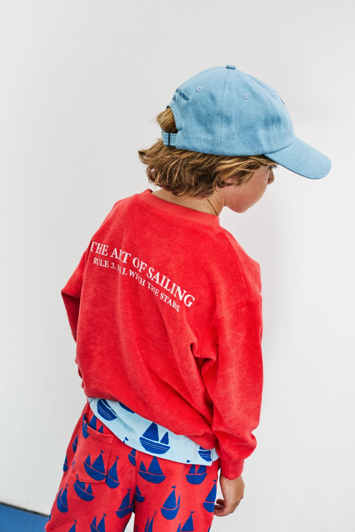 Boat shape sweatshirt